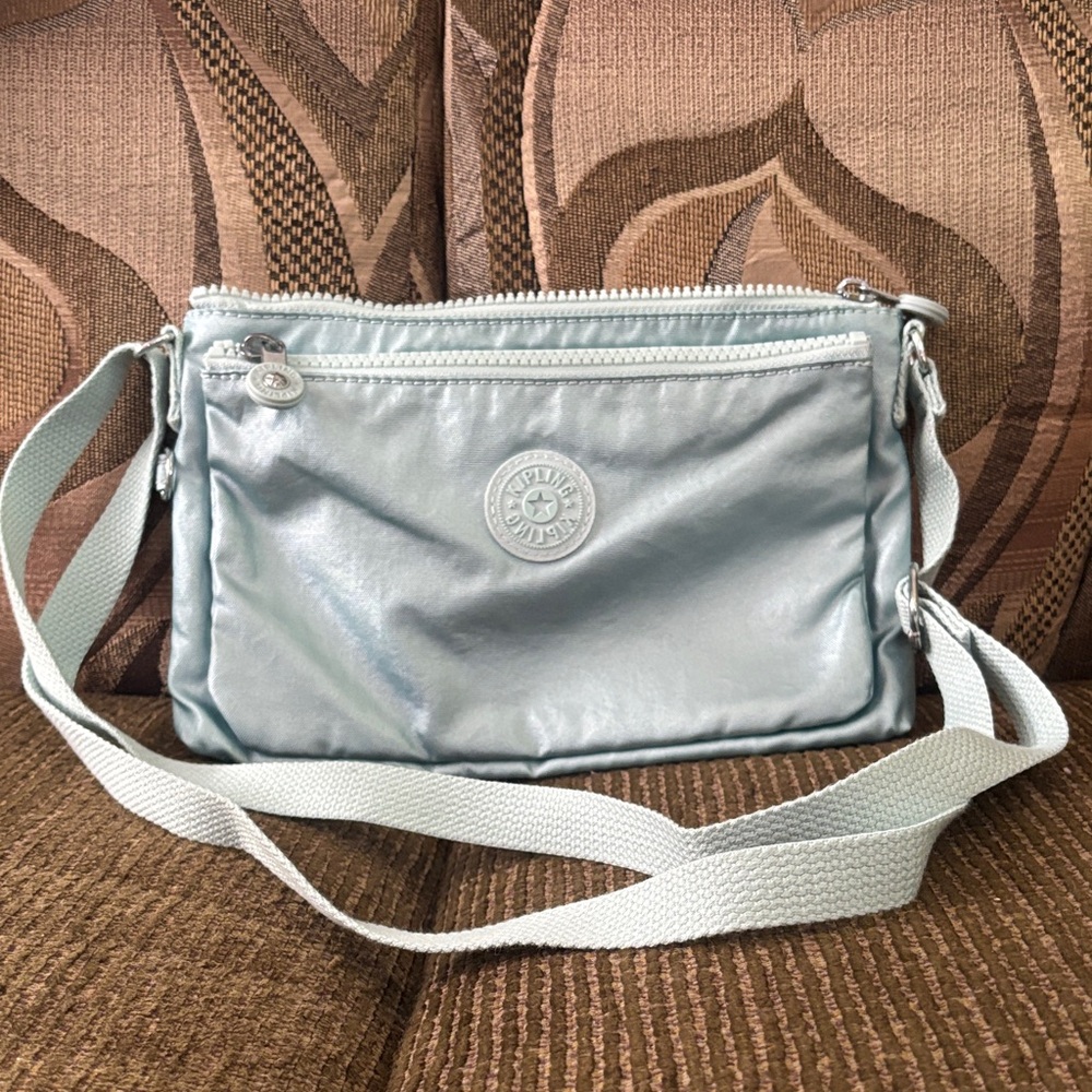 Stylish Silver Crossbody Bag